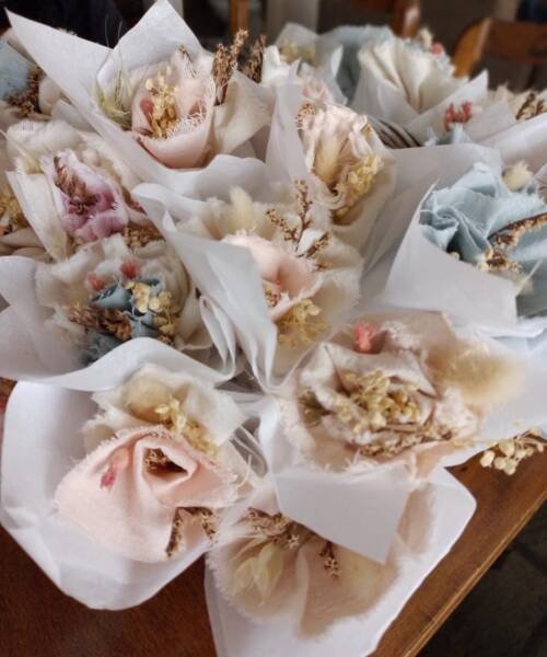 Flores de tela.Souvenir florales-Arreglos florales