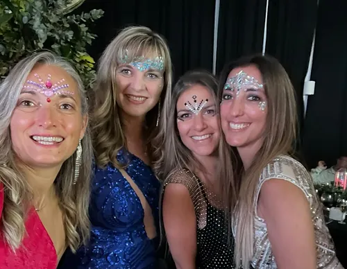 Maquillaje para eventos Piedras y brillos glitter animación eventos