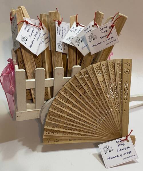 Abanicos personalizados souvenirs